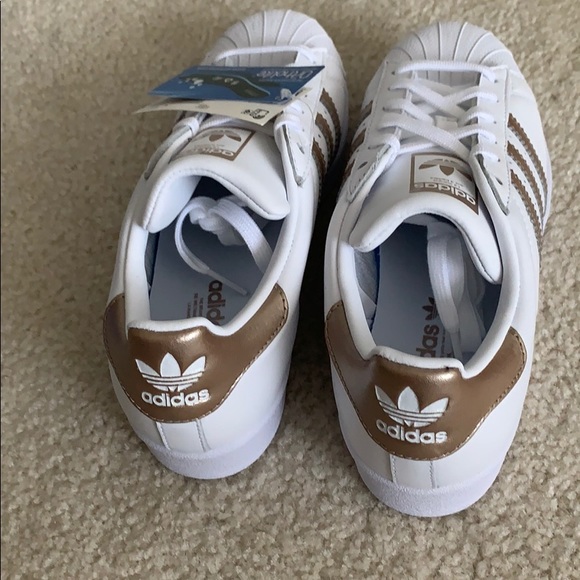 SOLD Brand NIB Adidas Originals Superstar - Picture 8 of 8